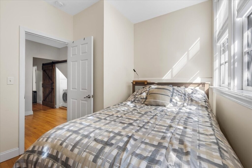 Building Photo - 80 West Cedar St