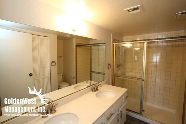 Building Photo - 4752 O'Bannon Dr