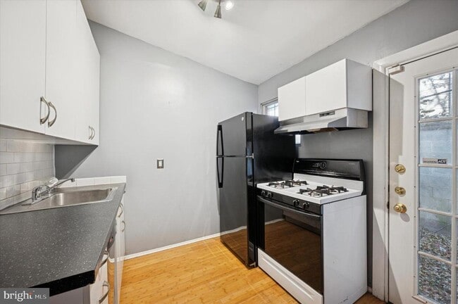 Building Photo - 1000 N Randolph St