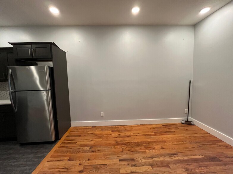 Building Photo - 19 Jewett Ave