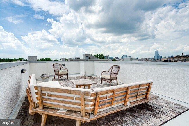 Building Photo - 1509 Dorrance St