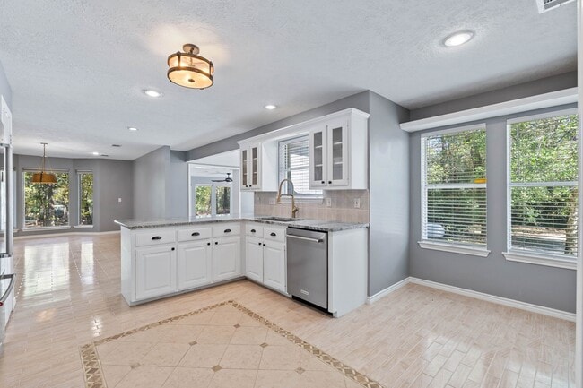 Building Photo - 11085 Jake Pearson Rd