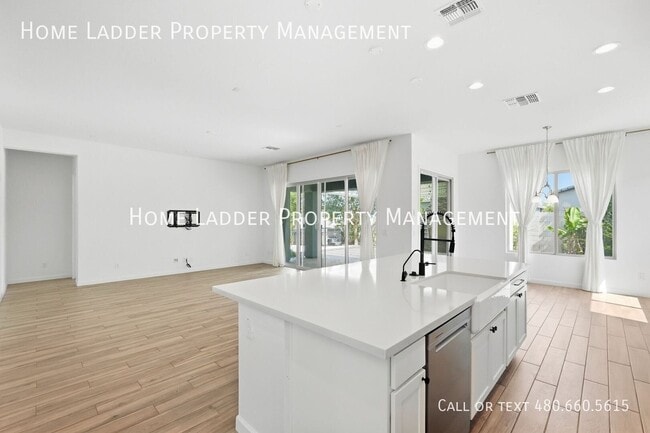Building Photo - 4203 S Apollo