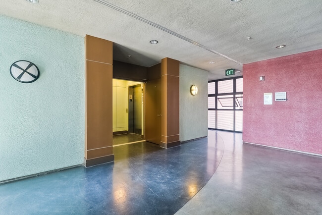 Building Photo - 777 6th Ave