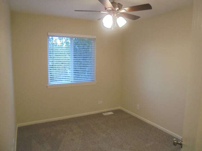 Building Photo - 270 Bridlewood Cir