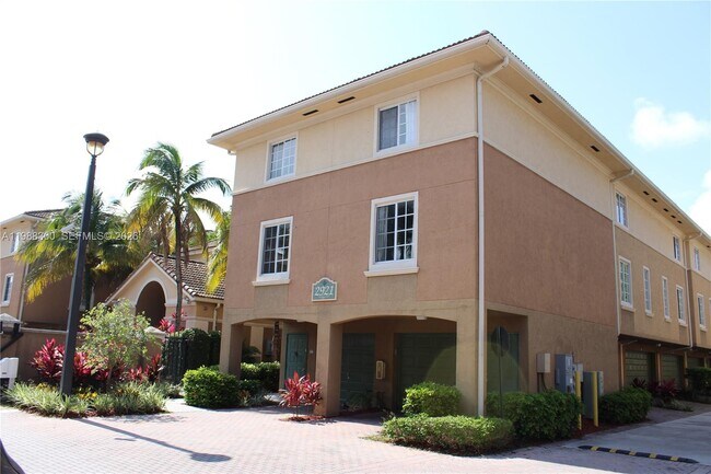 Building Photo - 2921 NE 185th St