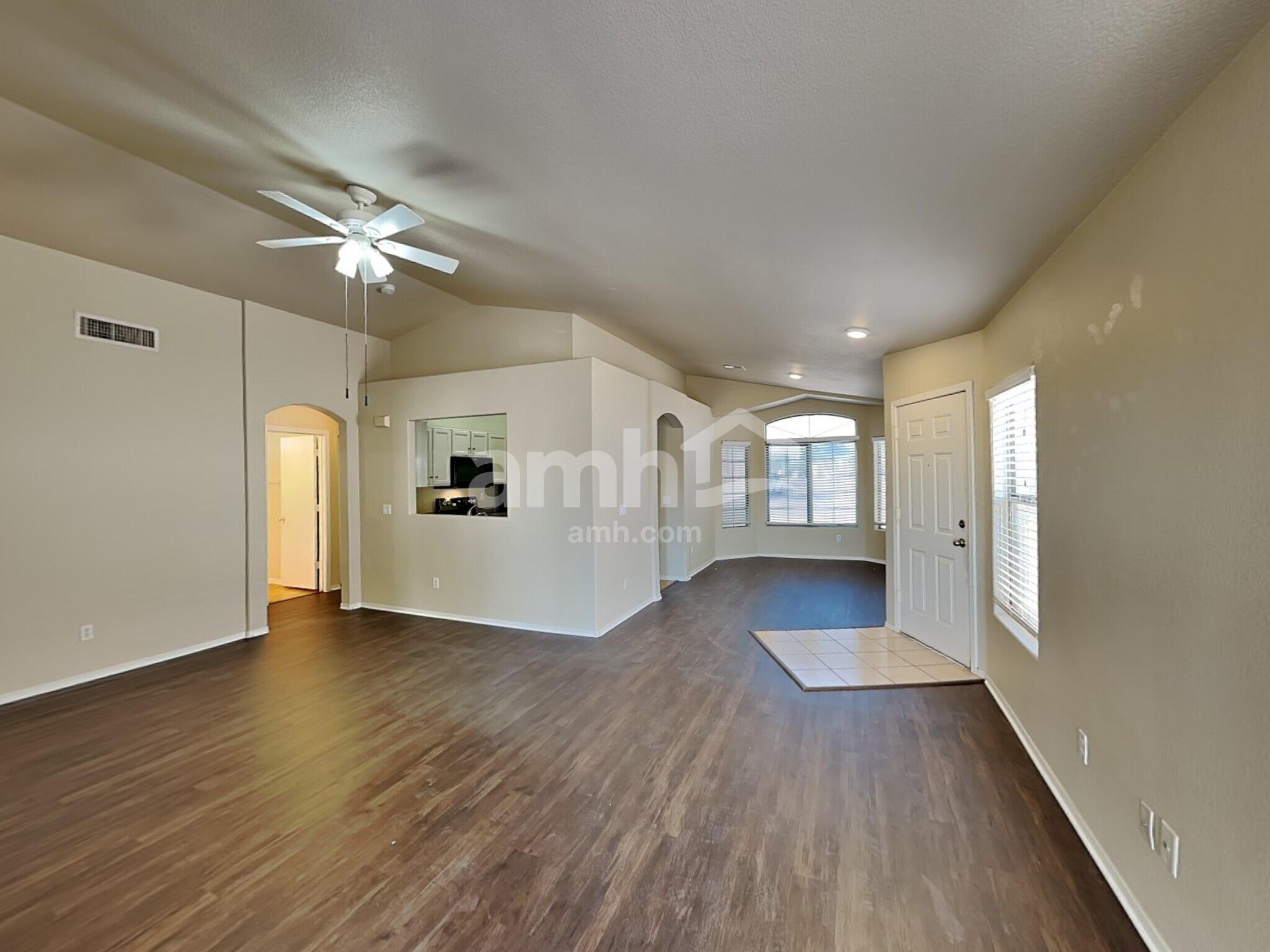 Building Photo - 15585 N Gil Balcome