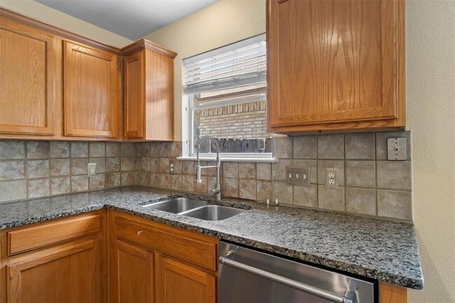 Building Photo - 8336 Alvin High Ln