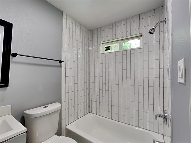 Building Photo - 2314 Dathe St