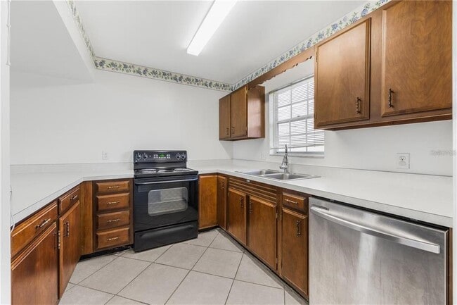 Building Photo - 1134 Villa Ln