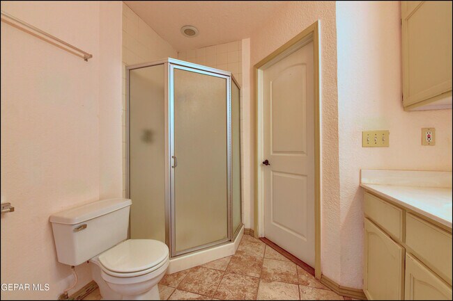 Building Photo - 1100 Kelly Way