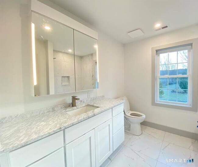 Building Photo - 42 River Rd