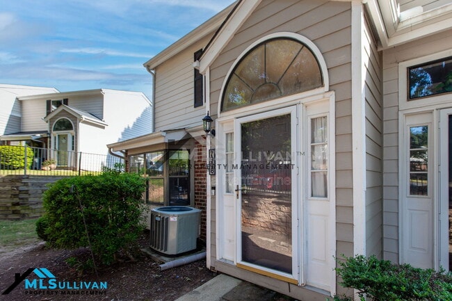 Building Photo - 7908 Falcon Rest Cir