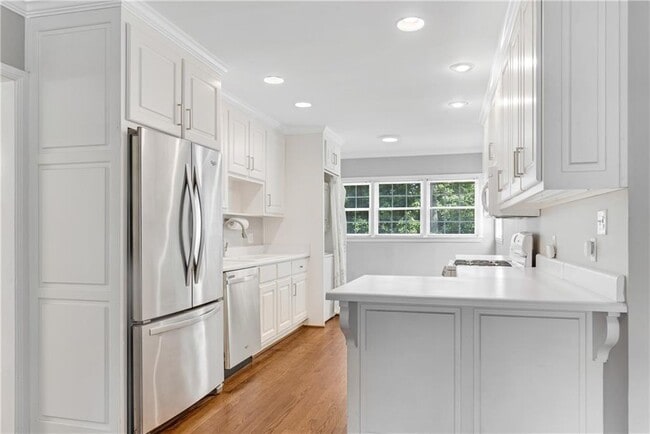 Building Photo - 1194 Spring Valley Ln NE