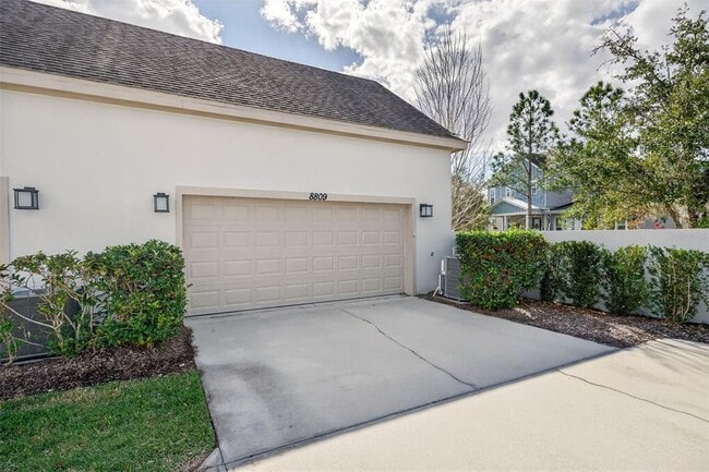 Building Photo - 8809 Laureate Blvd