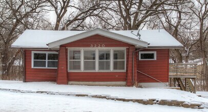 Building Photo - Beautiful 3 Bedroom 1 Bath Home - Pyramid ...