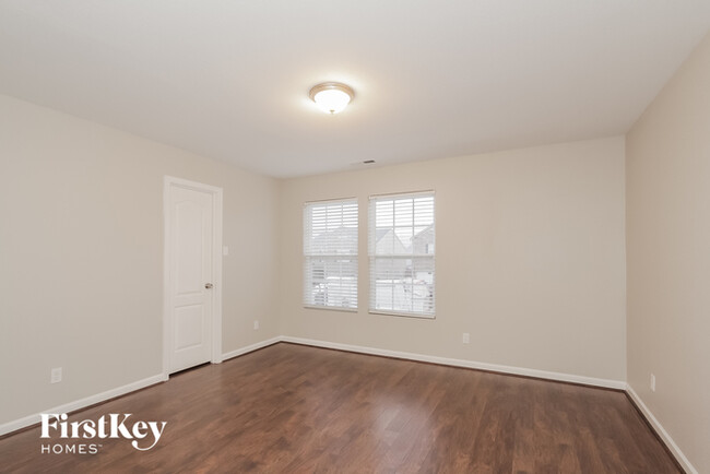 Building Photo - 13934 Lawrence Farm Ln