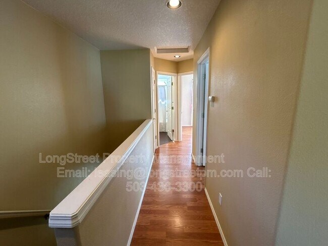 Building Photo - 2958 NE 13th Dr