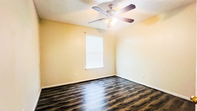 Building Photo - 1114 Knoll Crest Ct