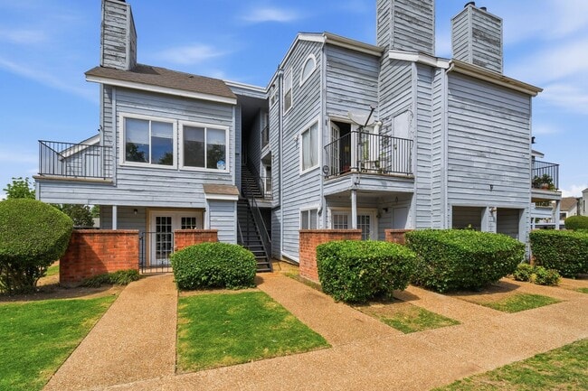 Building Photo - 1802 E 66th Pl