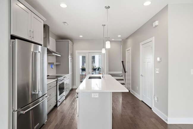 Building Photo - Experience Elevated Urban Living in the Heart of South End