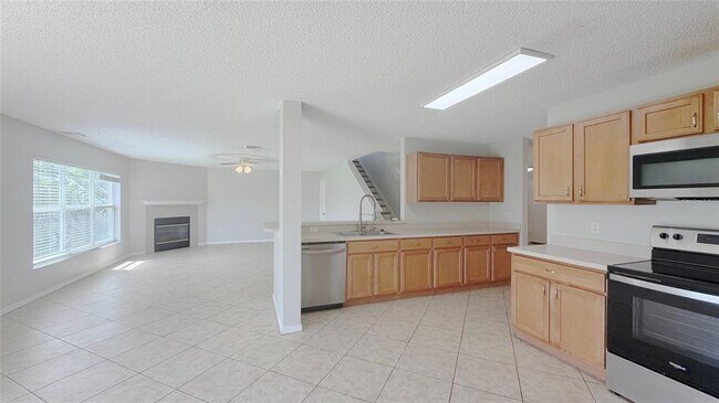 Building Photo - 831 Horseshoe Falls Dr