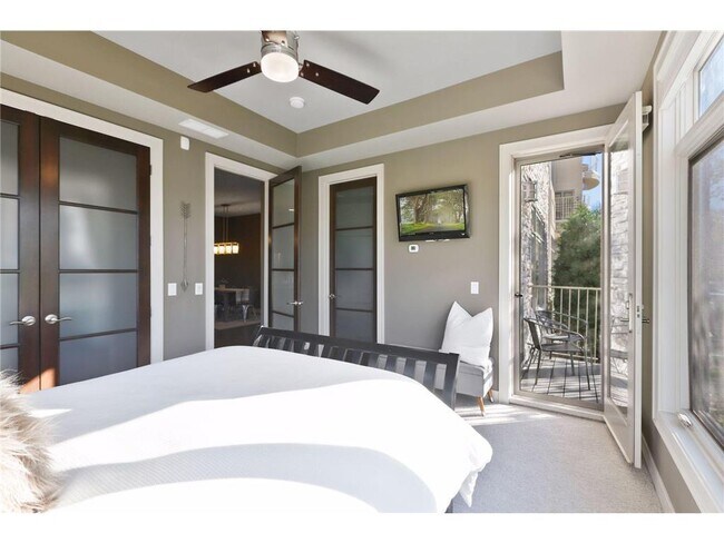 Building Photo - 555 Oak Ridge Pl