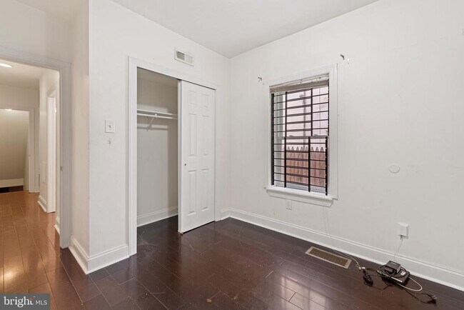 Building Photo - 1729 Fontain St