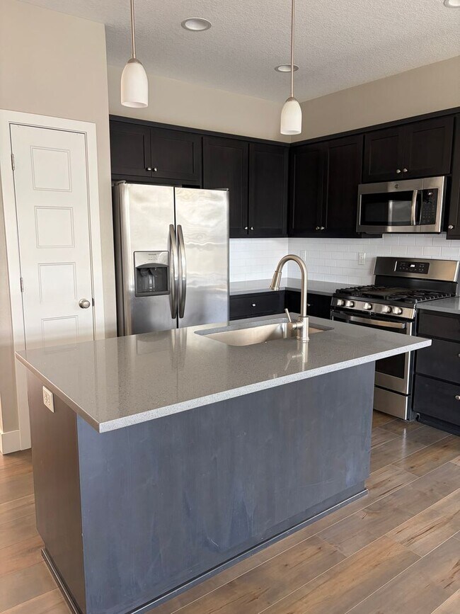 Building Photo - Newer Home in the Newberg Riverfront Development