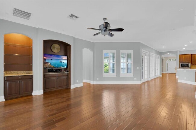 Building Photo - 2851 Dorell Ave
