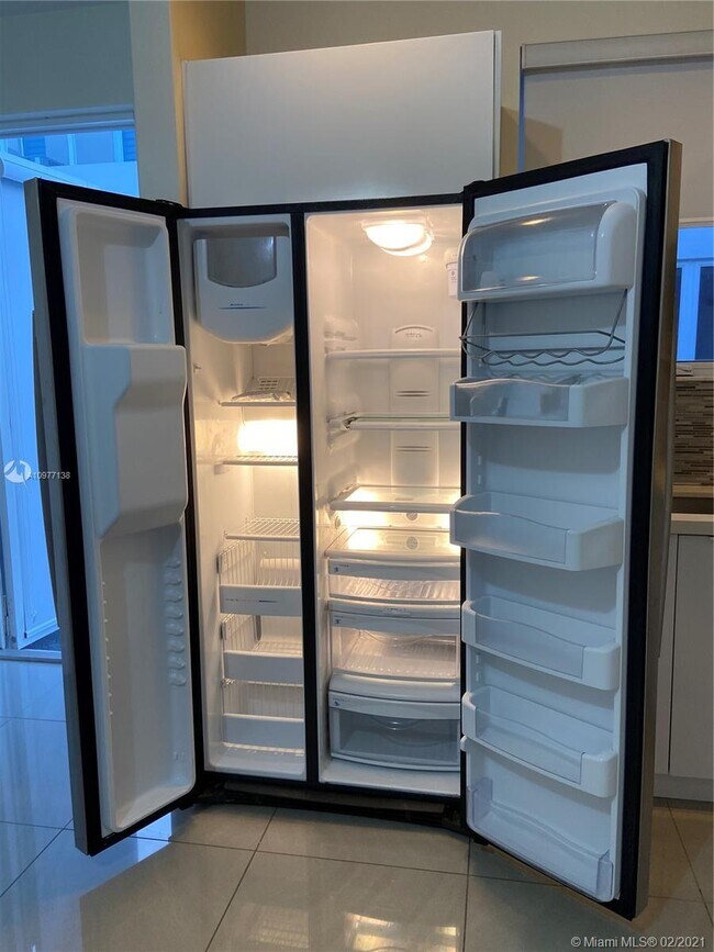 Building Photo - 6331 NW 105th Ct