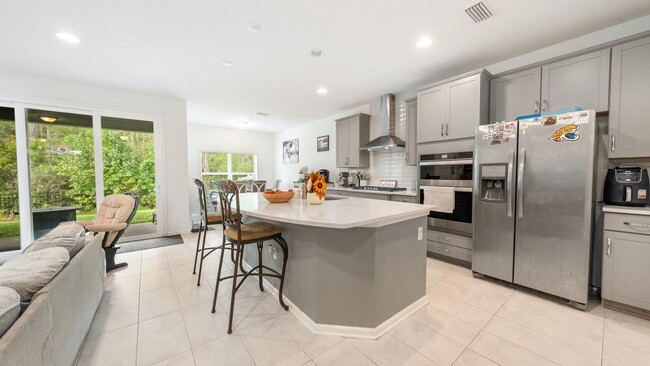 Building Photo - 613 Lancewood Ct