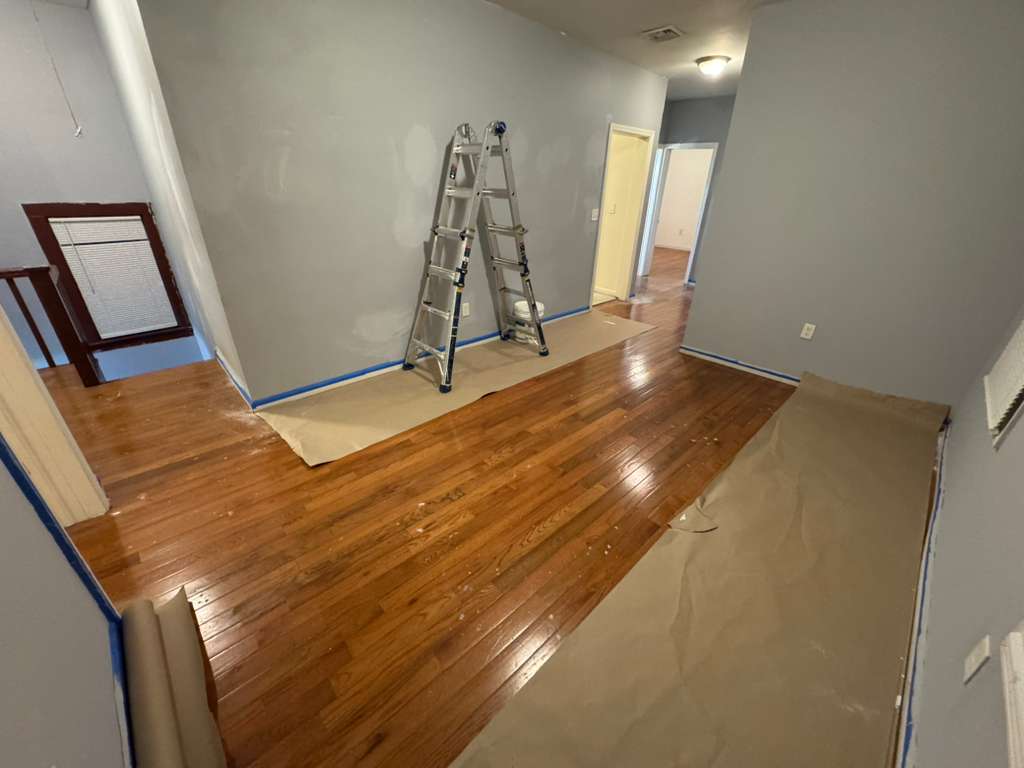 Building Photo - 209 21st St