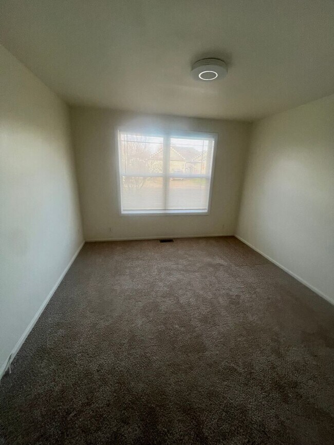 Building Photo - Great Single level Home!