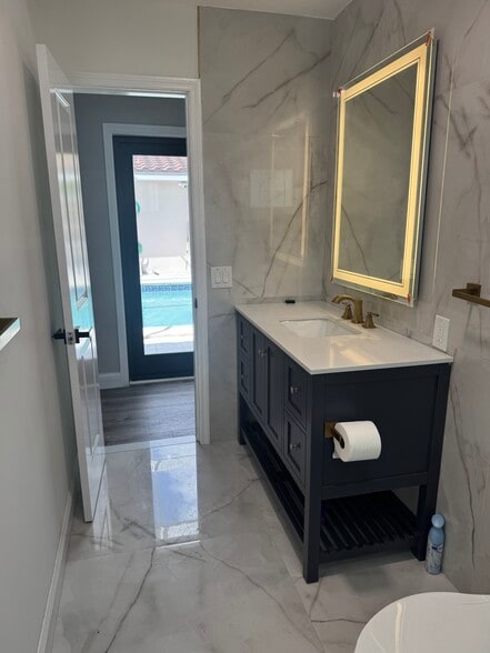 bathroom - 10315 NW 39th Mnr