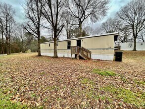 Building Photo - Adorable 2 bedroom 1 bath Mobile Home located it Dallas