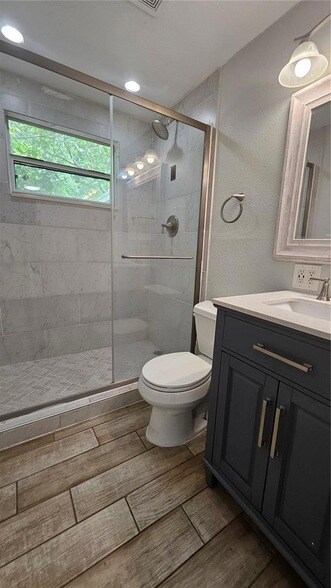 Building Photo - 6412 Pawling Ave