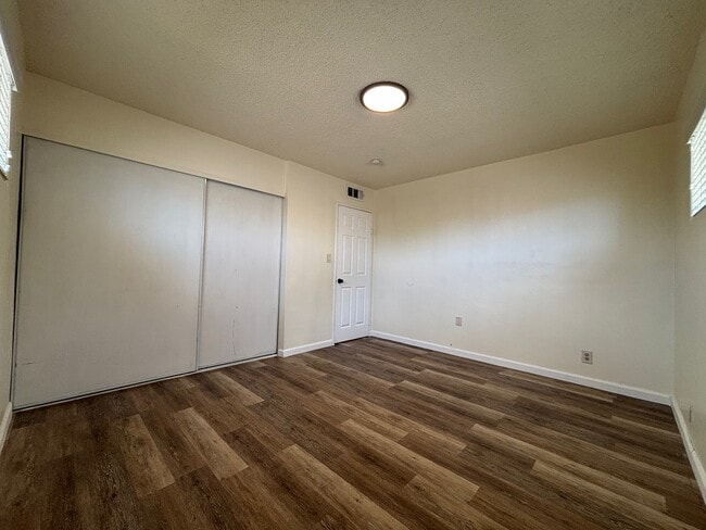 Building Photo - 1337 Melville Dr