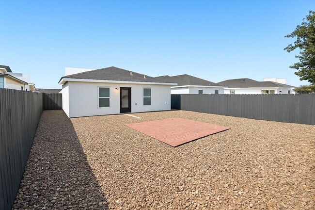 Building Photo - 5702 Moses Lp