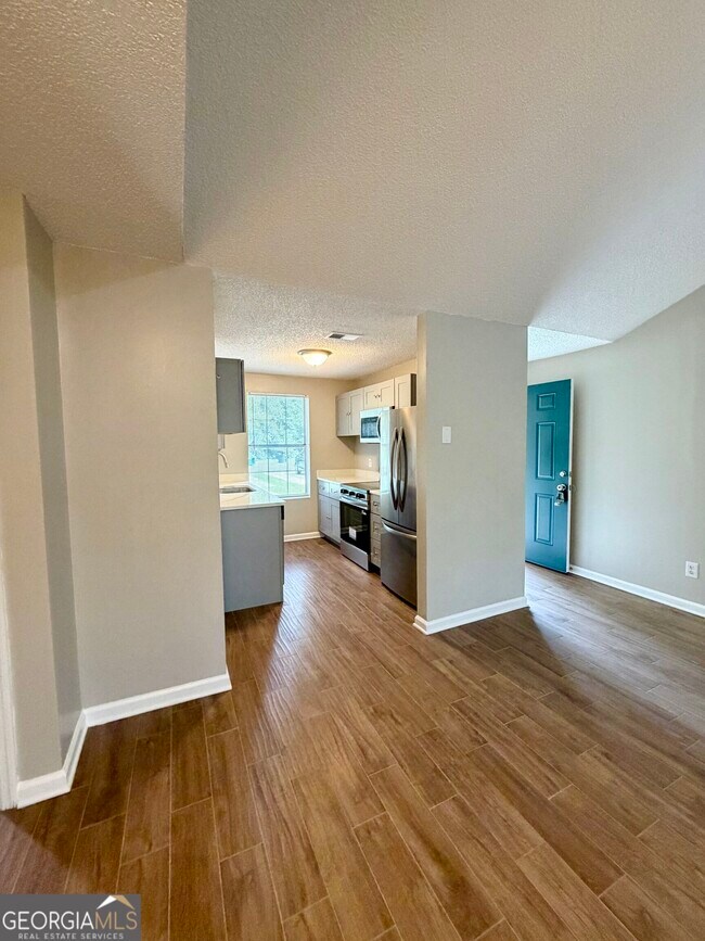 Building Photo - 440 Admiral's Walk Dr