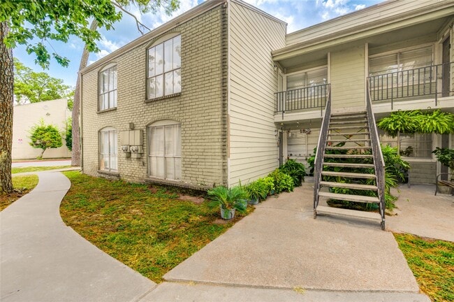Building Photo - 6200 W Tidwell Rd