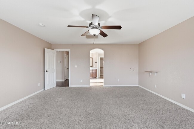 Building Photo - 13255 Emerald Isle St