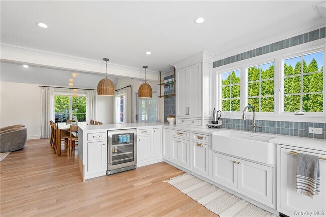 Building Photo - 4 Carriage Ln