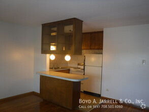 Building Photo - Immediate Occupancy, one bedroom