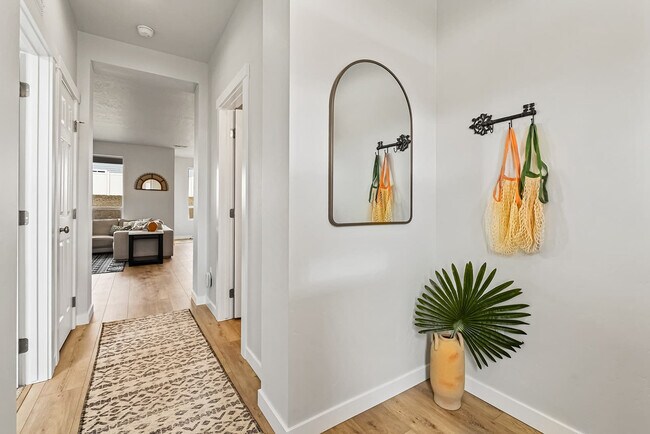 Building Photo - 1424 W Bass River Dr