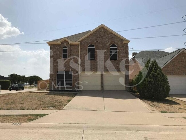 Building Photo - 2132 Montclair Ln
