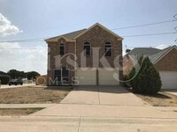 Building Photo - 2132 Montclair Ln