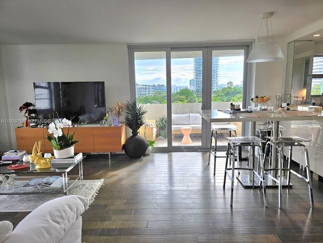 Building Photo - 5 Island Ave