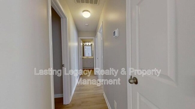 Building Photo - 4613 Mallard Creek Dr