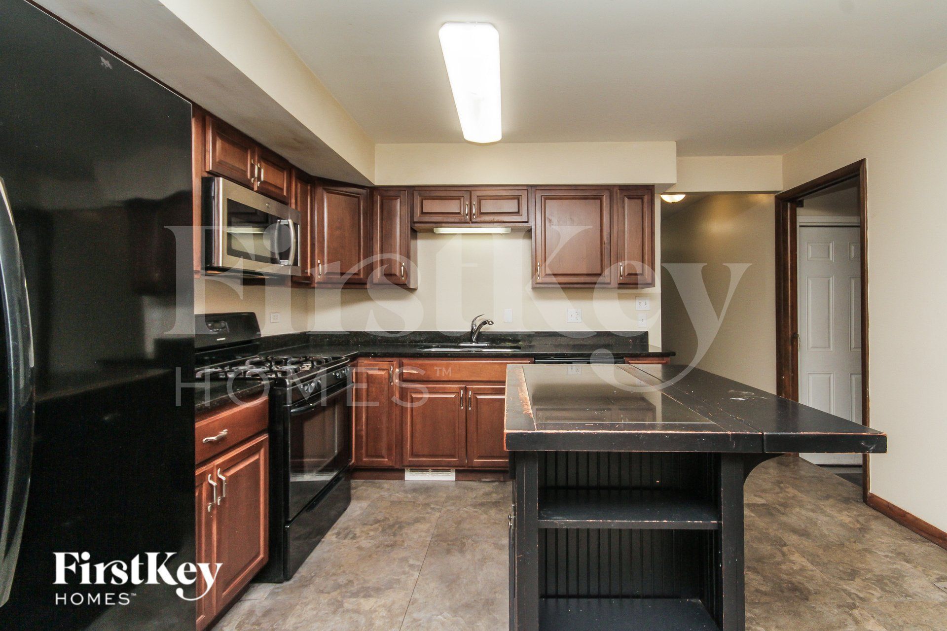 Building Photo - 18428 Lange St